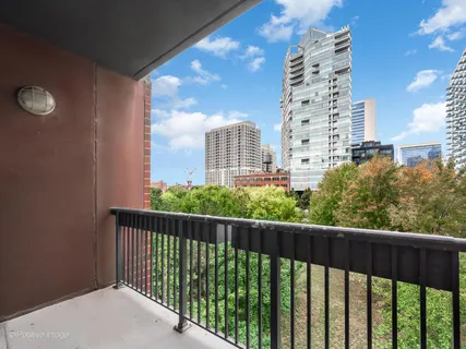 $885,000 | 600 North Kingsbury Street, Unit 309, Chicago, IL 60654