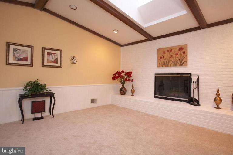 13003 Layhill Road Silver Spring, MD 20906 - Photo 20 of 30 Family Room