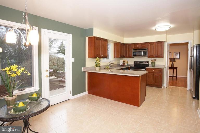 13003 Layhill Road Silver Spring, MD 20906 - Photo 22 of 30 Kitchen #2
