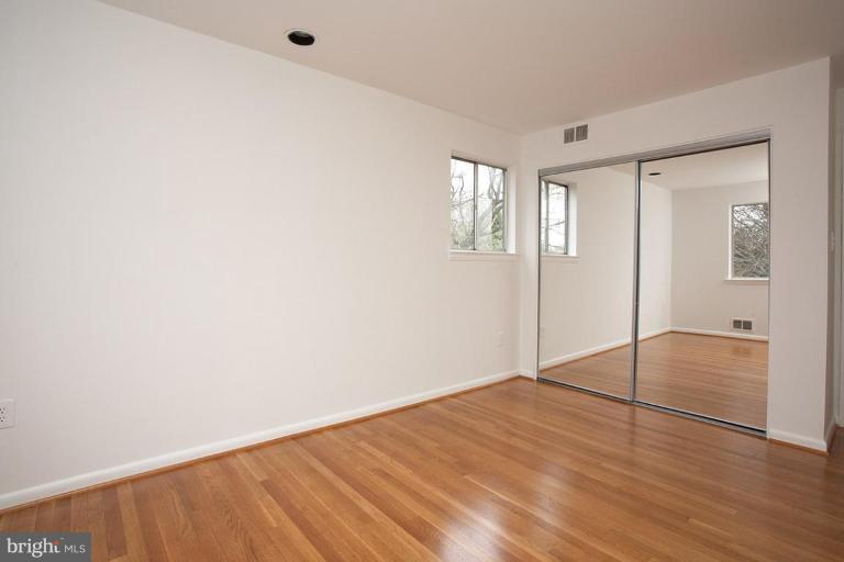 13003 Layhill Road Silver Spring, MD 20906 - Photo 29 of 30 Bedroom #3