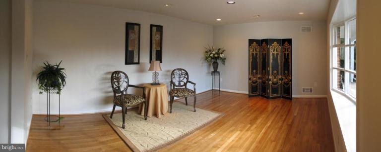 13003 Layhill Road Silver Spring, MD 20906 - Photo 10 of 30 Living Room