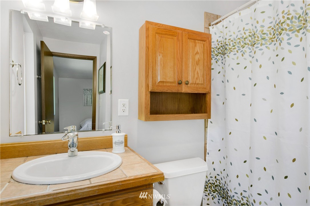 7003 179th Street Southwest Edmonds, WA 98026 - Photo 13 of 21 Gallery Image 13