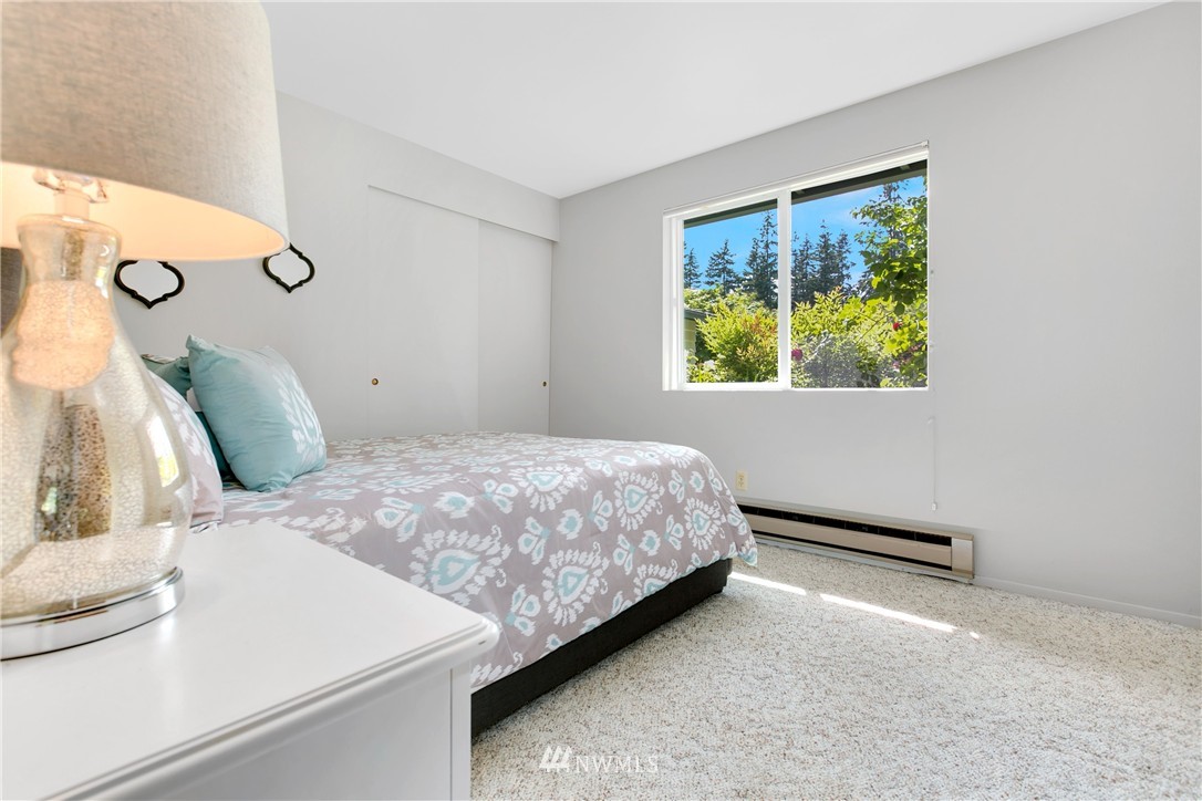 7003 179th Street Southwest Edmonds, WA 98026 - Photo 14 of 21 Gallery Image 14