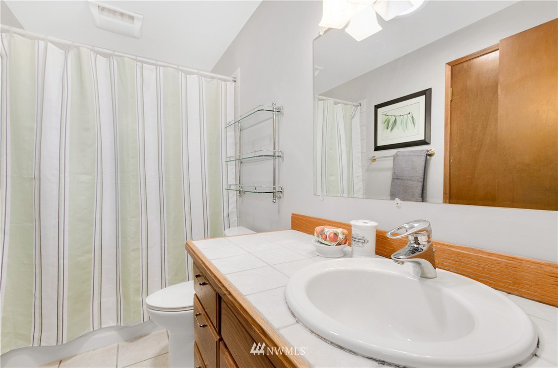 7003 179th Street Southwest Edmonds, WA 98026 - Photo 18 of 21 Gallery Image 18
