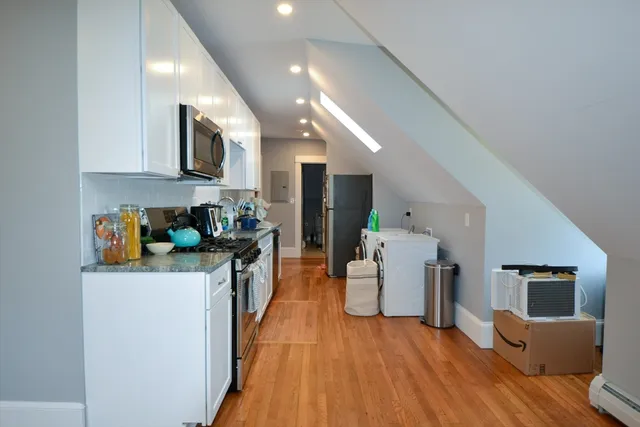 $3,600 | 6-8 South Street, Unit 3, Boston, MA 02135