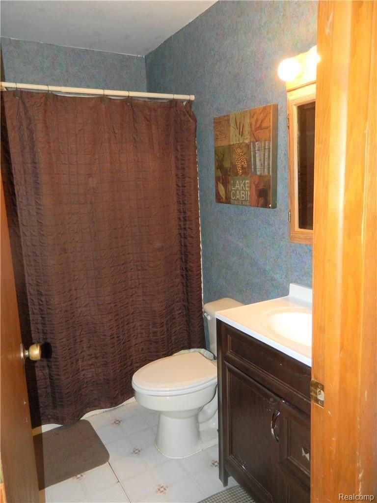 4103 Blood Road Metamora, MI 48455 - Photo 14 of 22 FULL BATH.jpg
