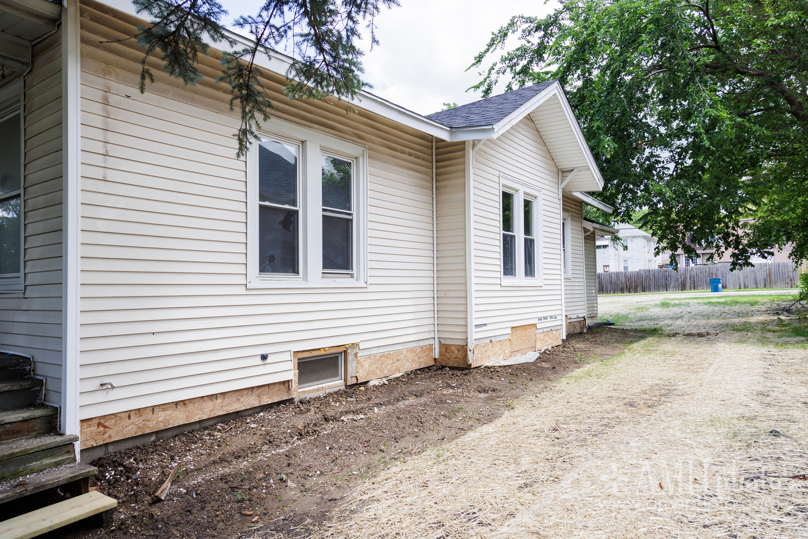 360 South Elm Avenue Kankakee, IL 60901 - Photo 3 of 25