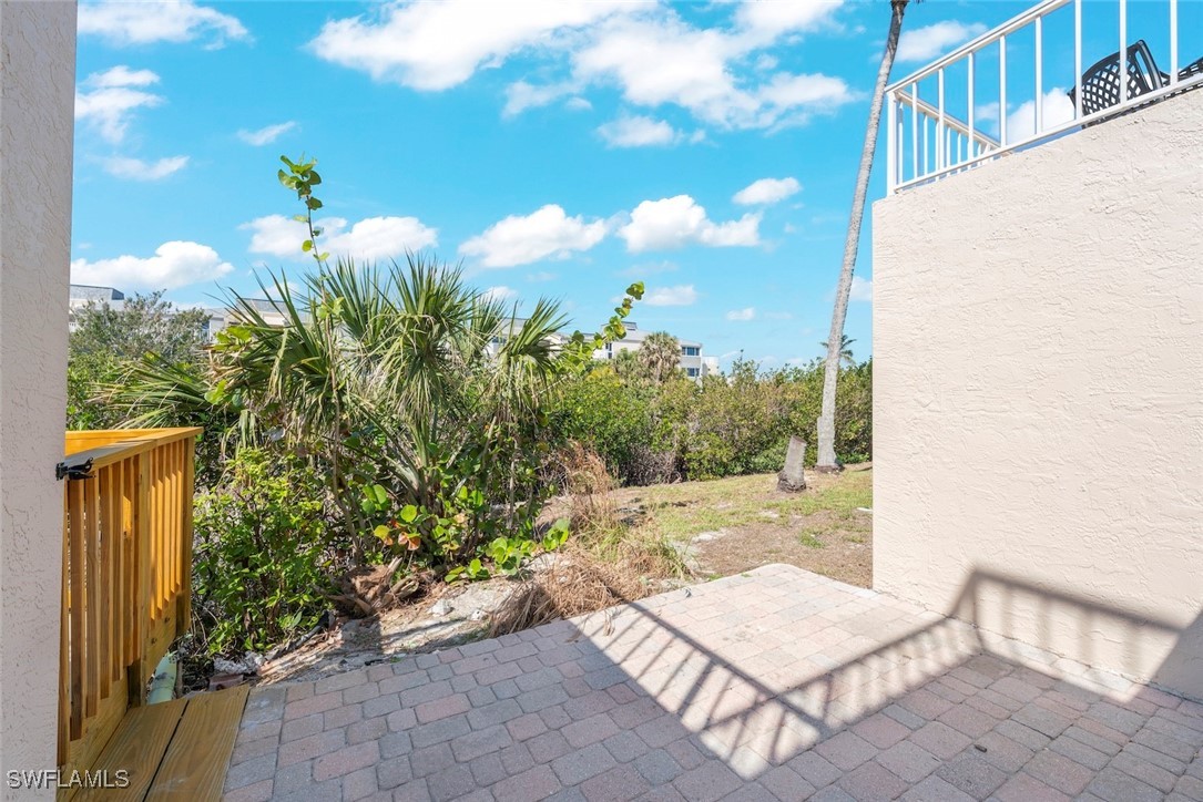 200 Periwinkle Way, Unit 132 Sanibel, FL 33957 - Photo 33 of 44 a view of a backyard