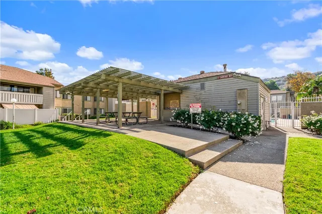 $458,000 | 49 Town And Country Road, Pomona, CA 91766