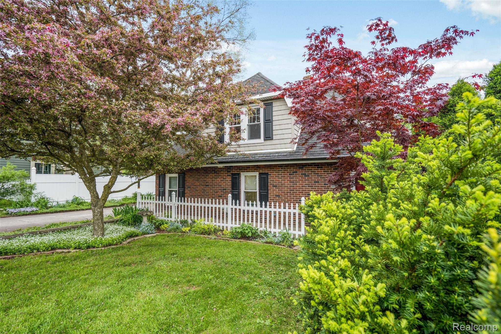 316 Romeo Road Rochester, MI 48307 - Photo 2 of 22 Welcome to 316 Romeo Road!