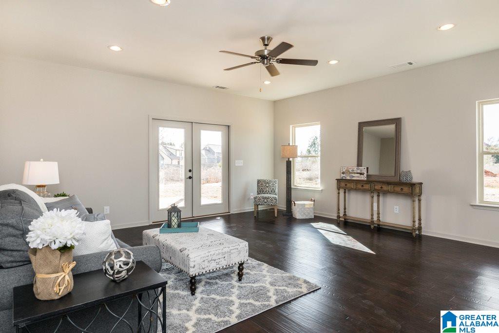 804 Michelle Manor Calera, AL 35040 - Photo 6 of 15