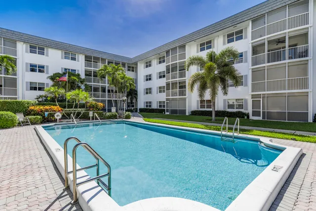 $3,250 | 800 East Camino Real, Unit 116, Boca Raton, FL 33432