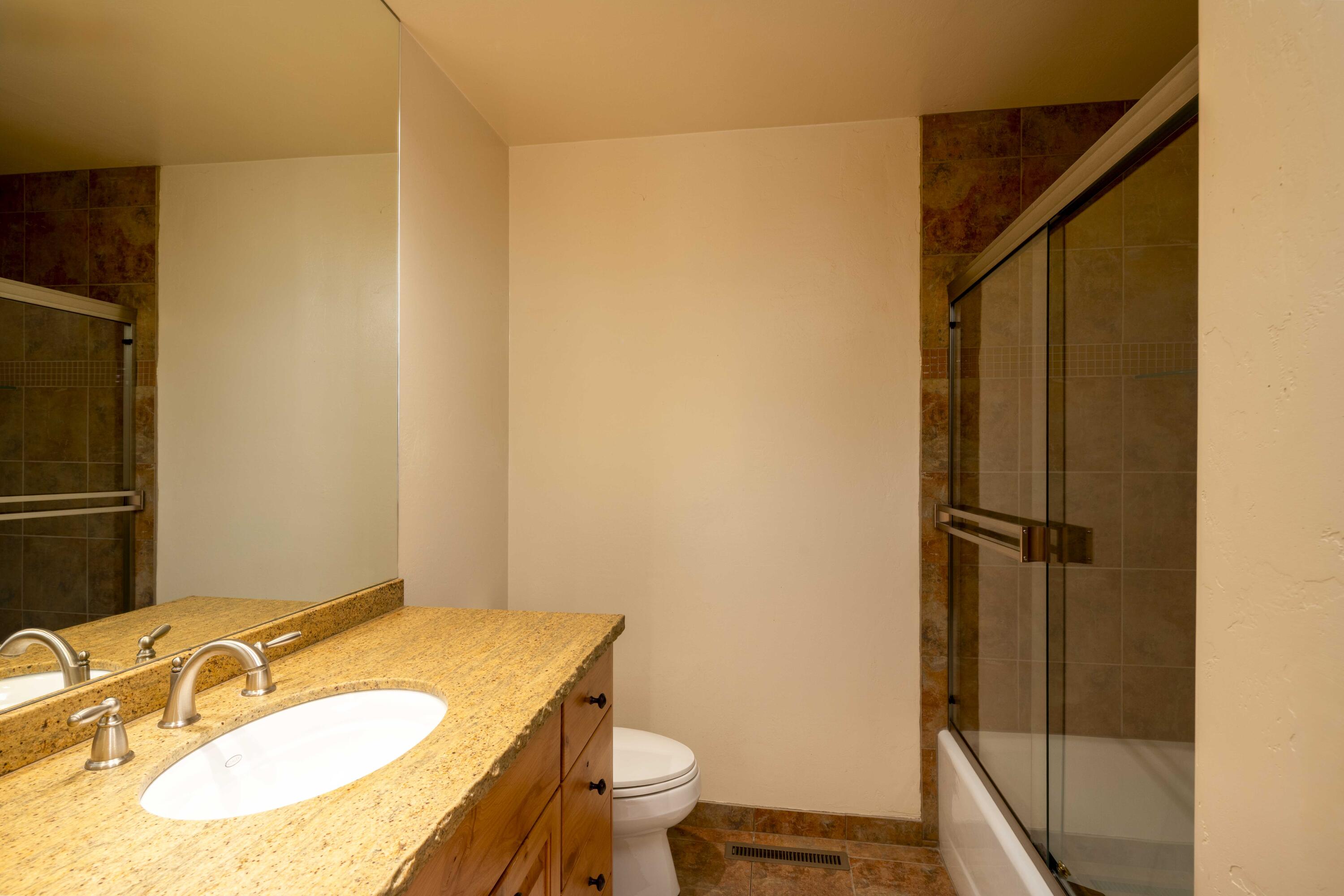 609 4th Avenue South Hailey, ID 83333 - Photo 12 of 28 Bathroom