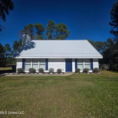 $2,150 | 395 Felicity Street, Bay St. Louis, MS 39520