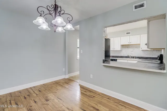 $2,150 | 395 Felicity Street, Bay St. Louis, MS 39520