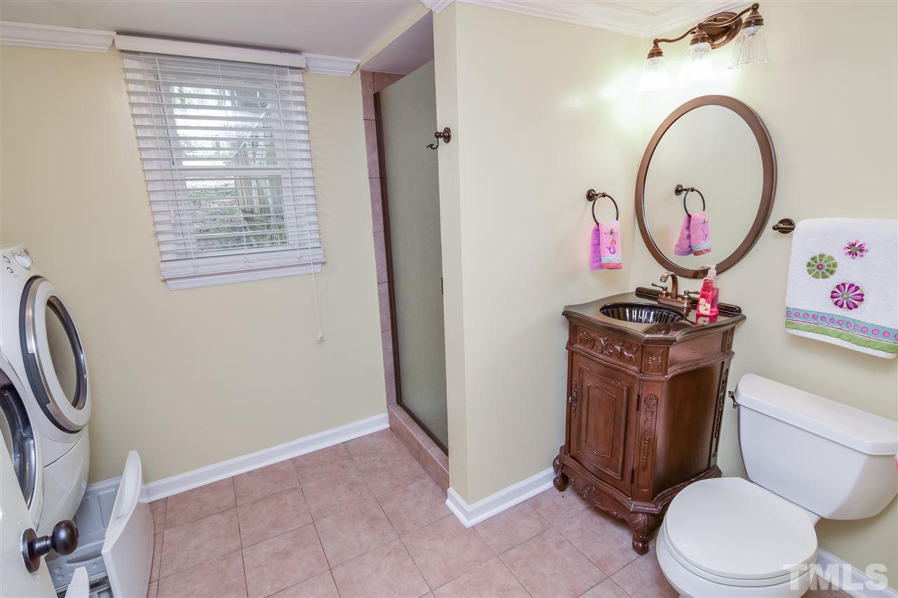 5612 Laniel Court Raleigh, NC 27612 - Photo 8 of 25 Gallery Image 8