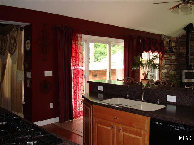 2560 West Erie Road Temperance, MI 48182 - Photo 14 of 20 Kitchen