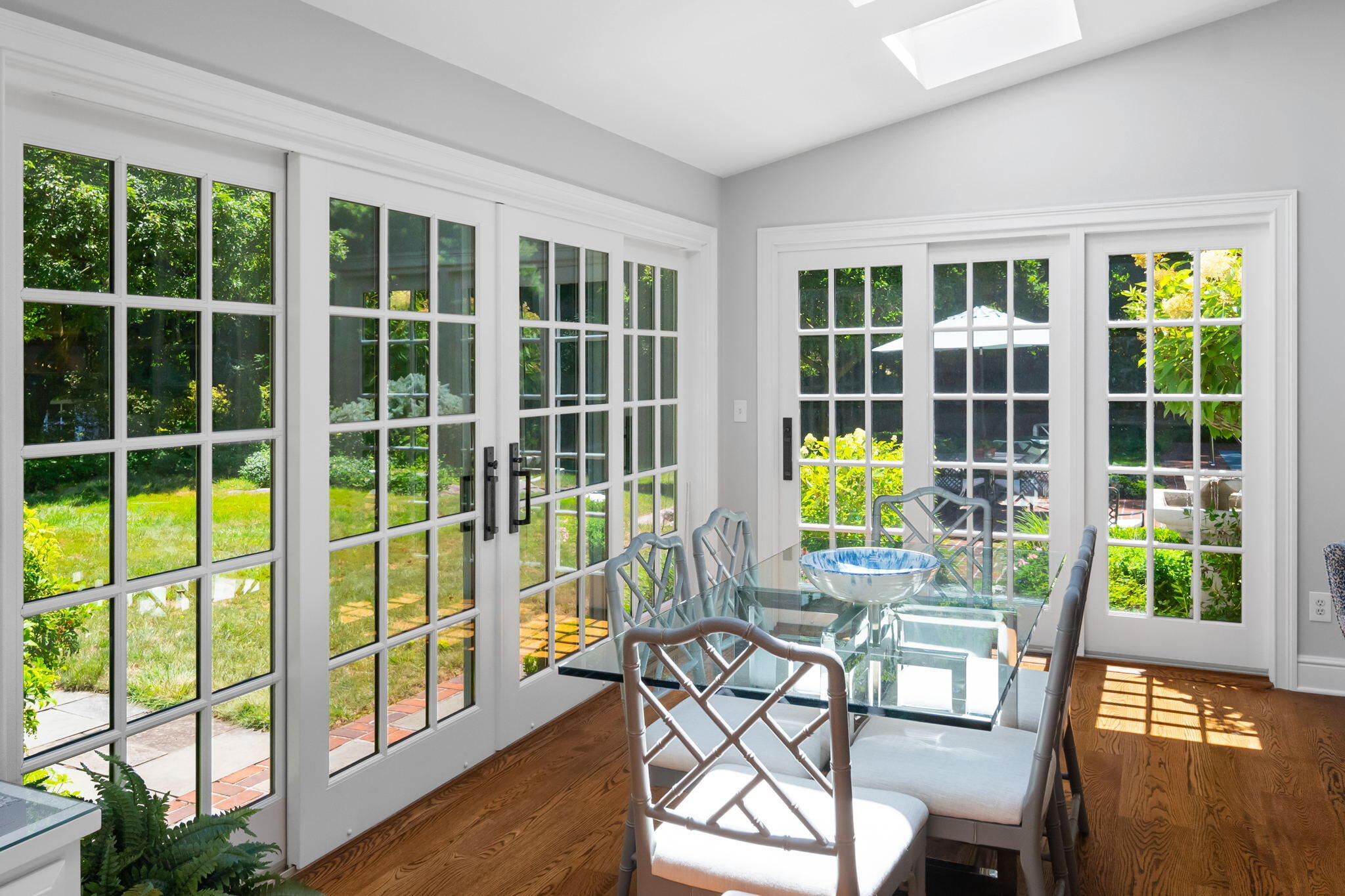 7 Point O Woods Road South Darien, CT 06820 - Photo 5 of 33 a living room filled with furniture and a window