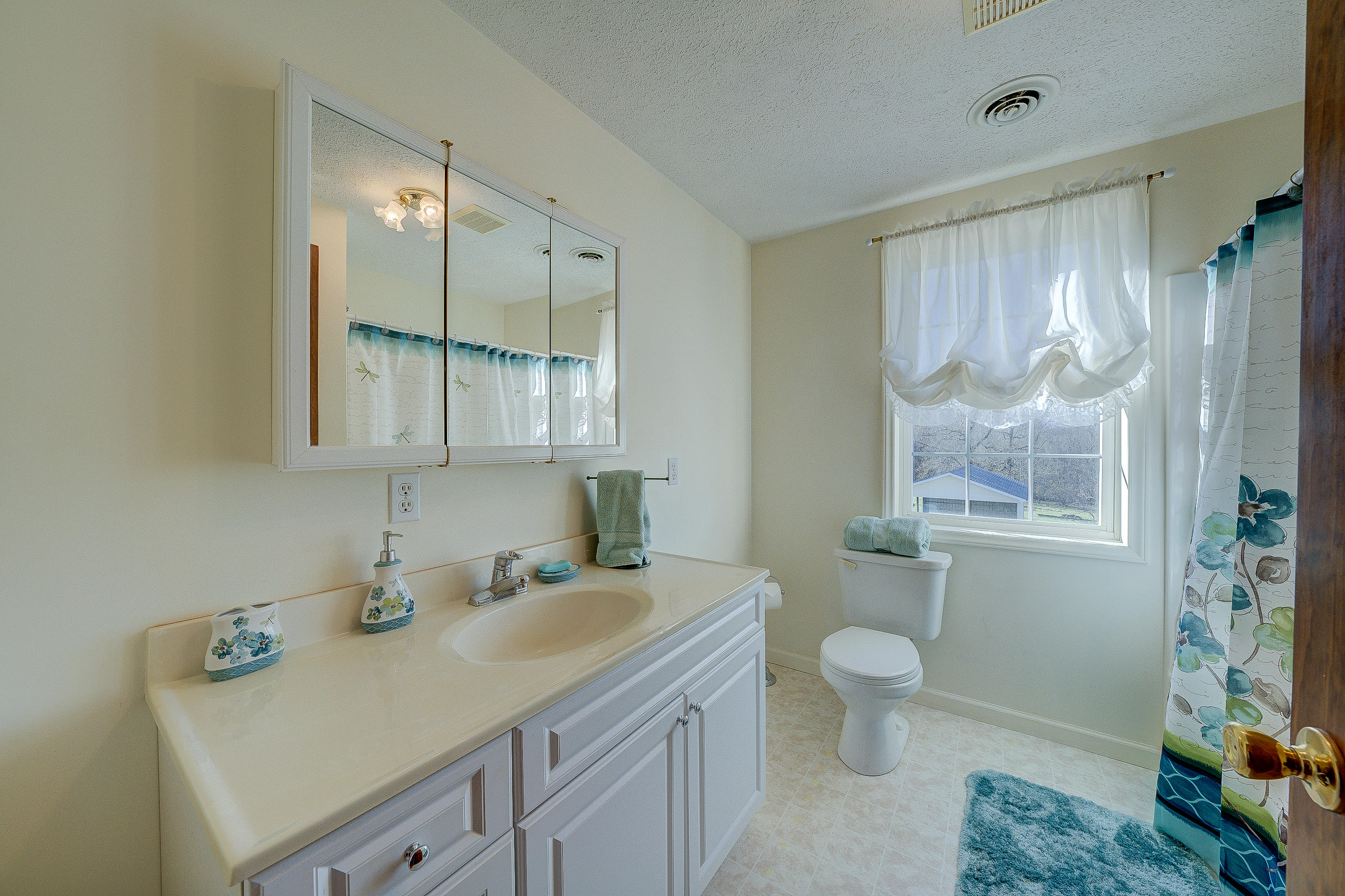 929 Farm View Road Glade Hill, VA 24092 - Photo 29 of 44 27 Full Bath