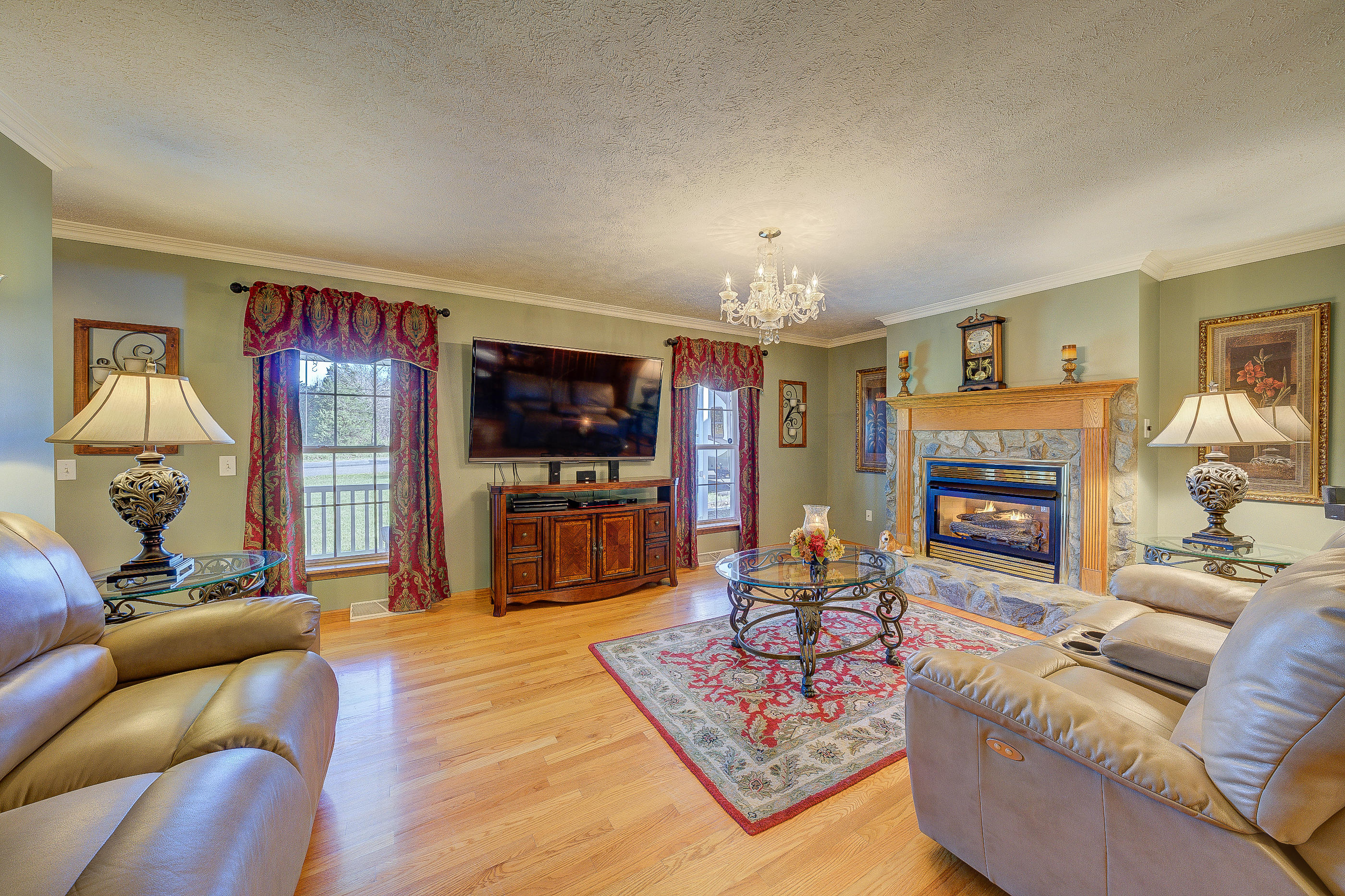 929 Farm View Road Glade Hill, VA 24092 - Photo 4 of 44 3 Living Room