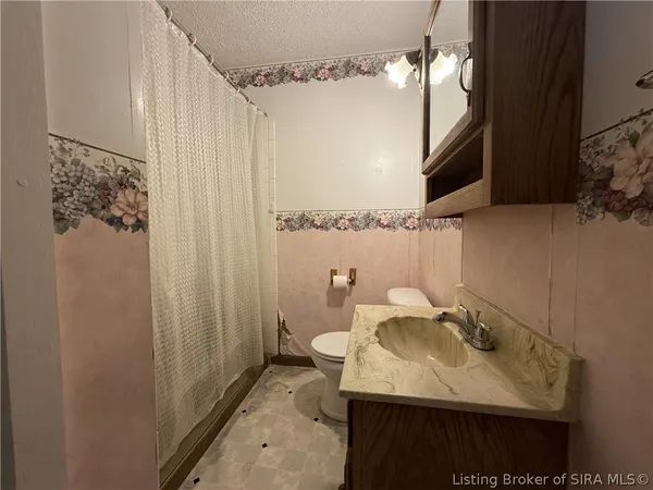 $173,500 | 806 Sharon Drive, Jeffersonville, IN 47130