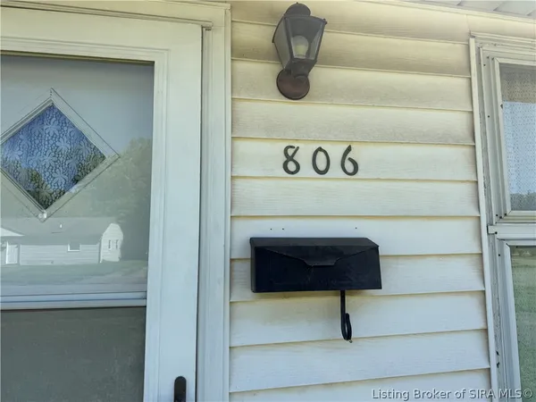 $173,500 | 806 Sharon Drive, Jeffersonville, IN 47130