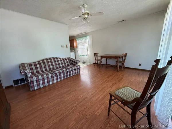 $173,500 | 806 Sharon Drive, Jeffersonville, IN 47130