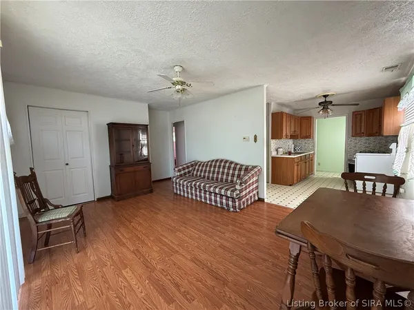 $173,500 | 806 Sharon Drive, Jeffersonville, IN 47130