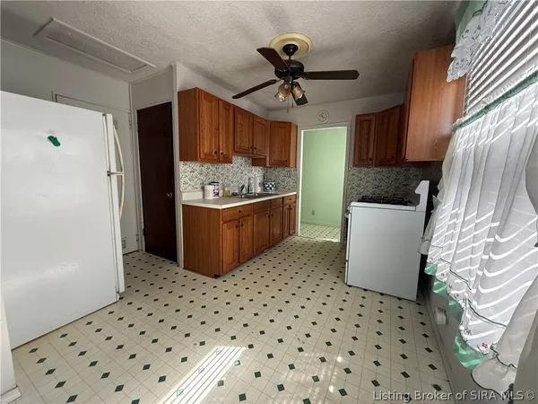 $173,500 | 806 Sharon Drive, Jeffersonville, IN 47130