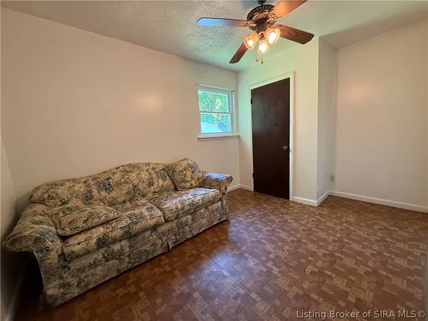 $173,500 | 806 Sharon Drive, Jeffersonville, IN 47130