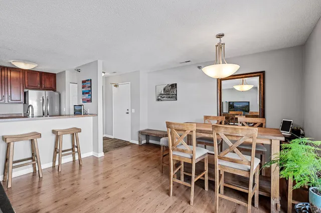 $185,000 | 6020 Chasewood Parkway, Unit 203, Minnetonka, MN 55343