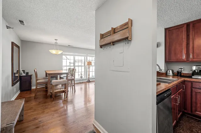 $185,000 | 6020 Chasewood Parkway, Unit 203, Minnetonka, MN 55343