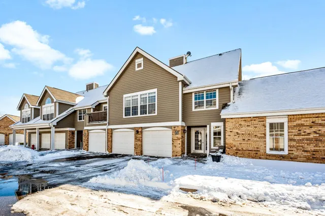 $185,000 | 6020 Chasewood Parkway, Unit 203, Minnetonka, MN 55343