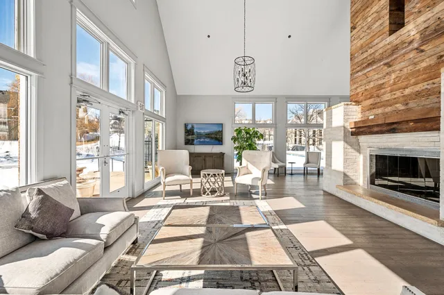 $185,000 | 6020 Chasewood Parkway, Unit 203, Minnetonka, MN 55343