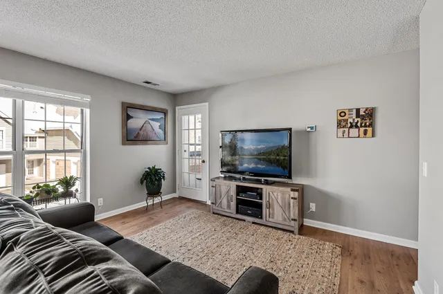 $185,000 | 6020 Chasewood Parkway, Unit 203, Minnetonka, MN 55343