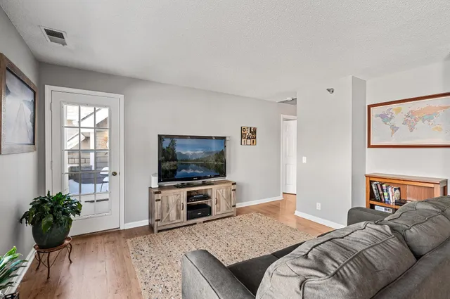 $185,000 | 6020 Chasewood Parkway, Unit 203, Minnetonka, MN 55343