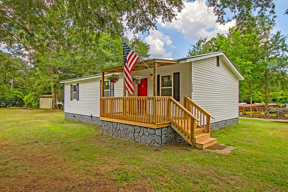 220 Lawrence Road Moncks Corner, SC 29461 - Photo 1 of 32 CREM_220 Lawrence_032