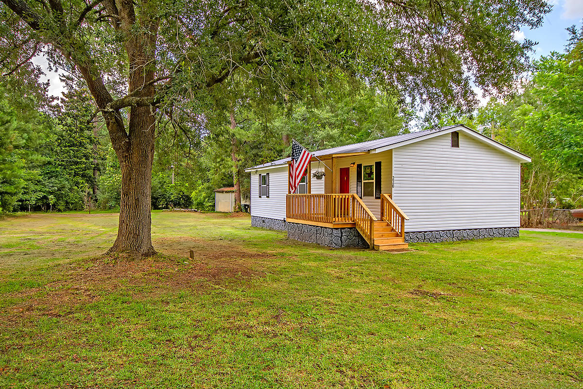 220 Lawrence Road Moncks Corner, SC 29461 - Photo 2 of 32 CREM_220 Lawrence_028