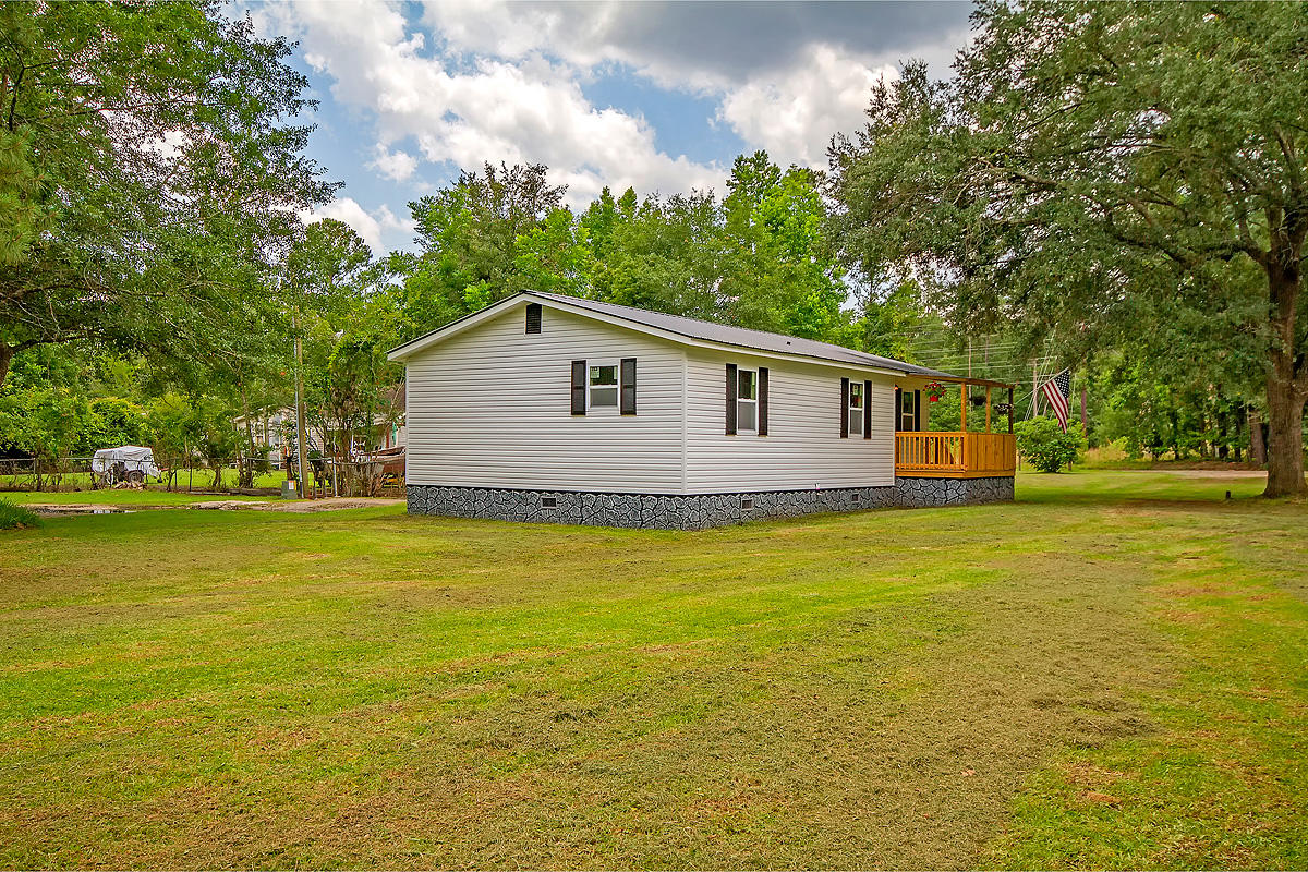 220 Lawrence Road Moncks Corner, SC 29461 - Photo 28 of 32 CREM_220 Lawrence_025