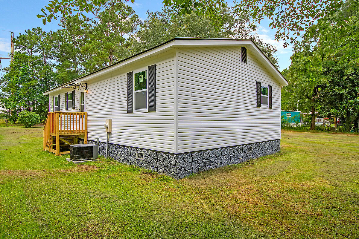 220 Lawrence Road Moncks Corner, SC 29461 - Photo 30 of 32 CREM_220 Lawrence_022
