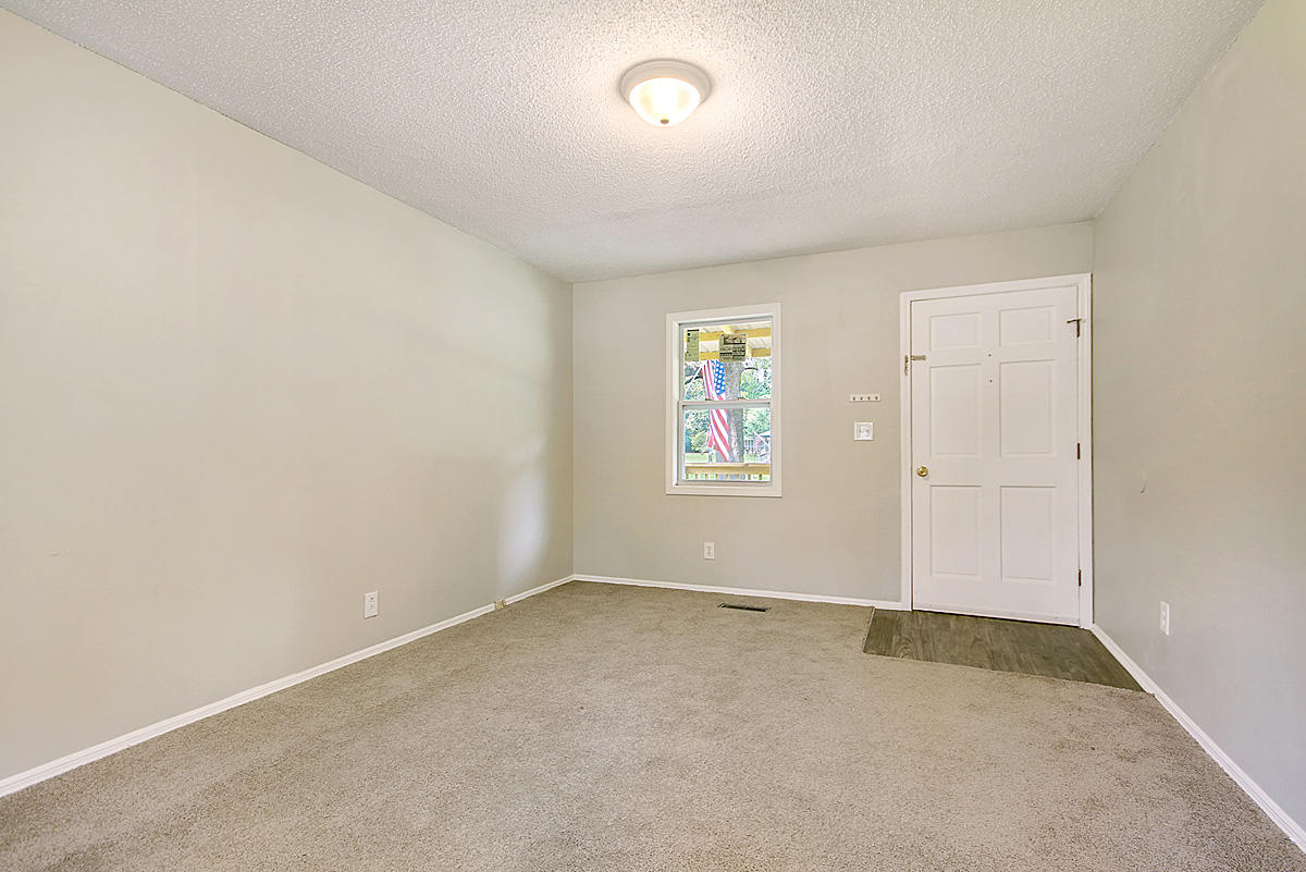 220 Lawrence Road Moncks Corner, SC 29461 - Photo 5 of 32 CREM_220 Lawrence_001