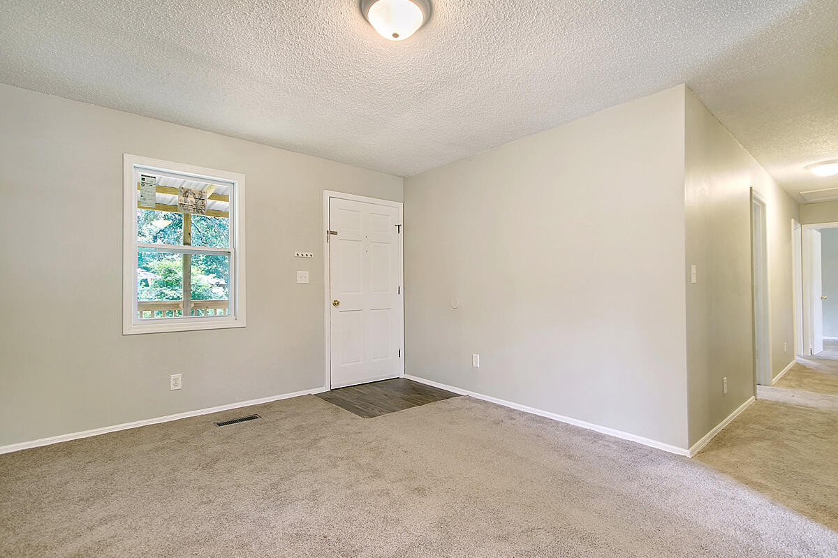 220 Lawrence Road Moncks Corner, SC 29461 - Photo 6 of 32 CREM_220 Lawrence_002