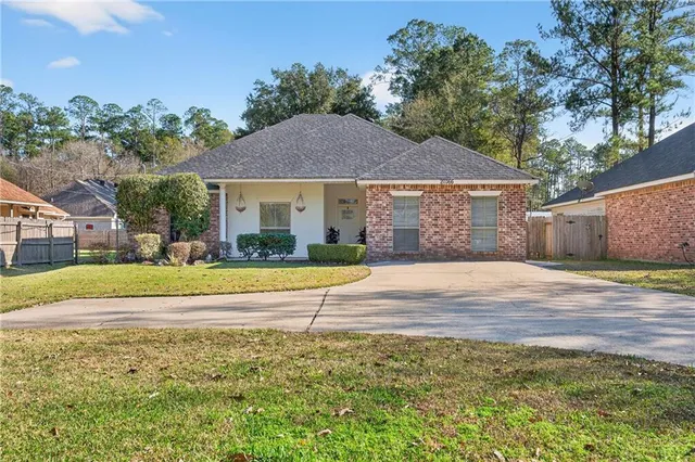 $395,000 | 20366 Helenbirg Road, Covington, LA 70433