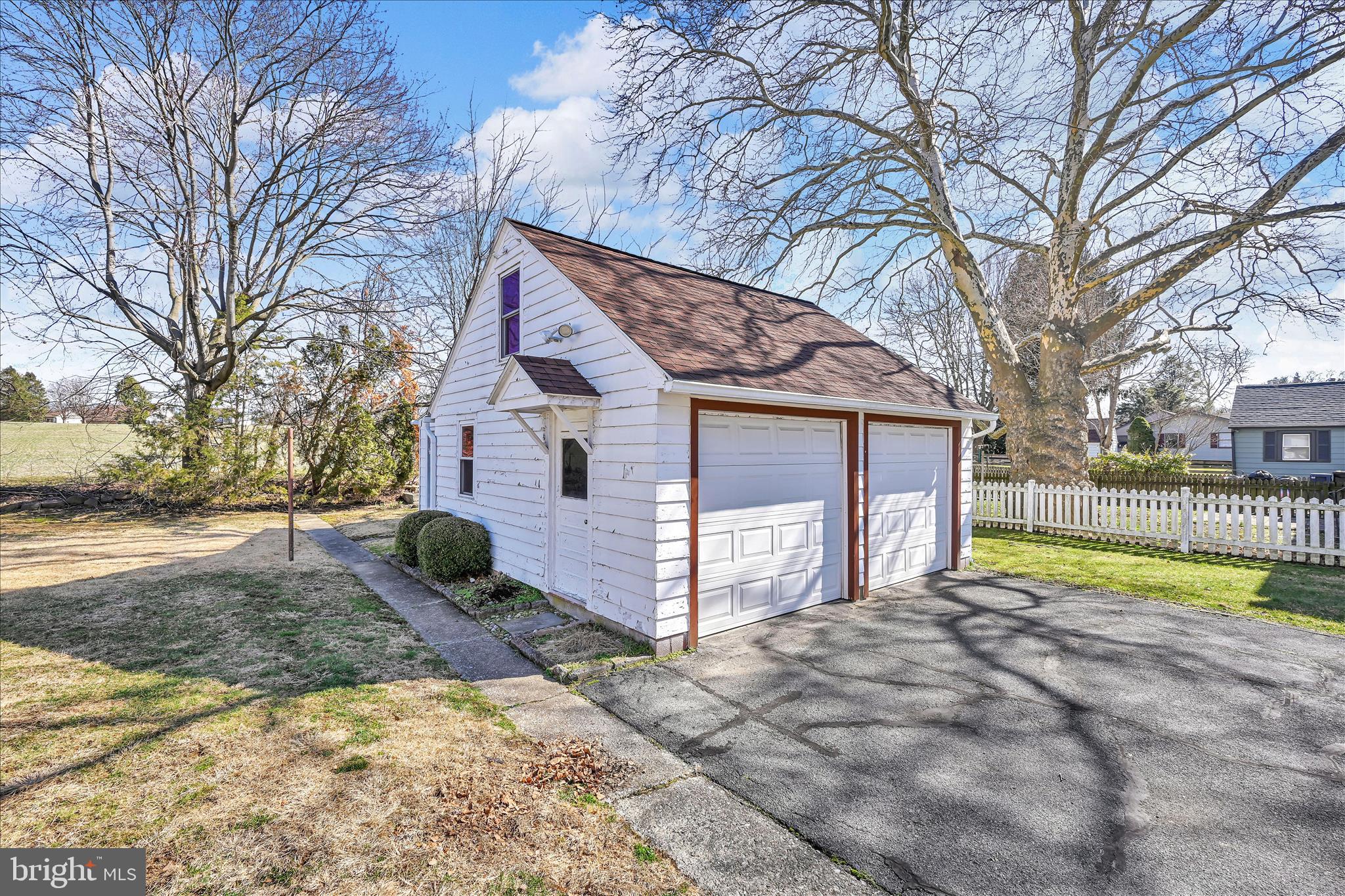211 Noble Street Lititz, PA 17543 - Photo 23 of 27 Detached Garage
