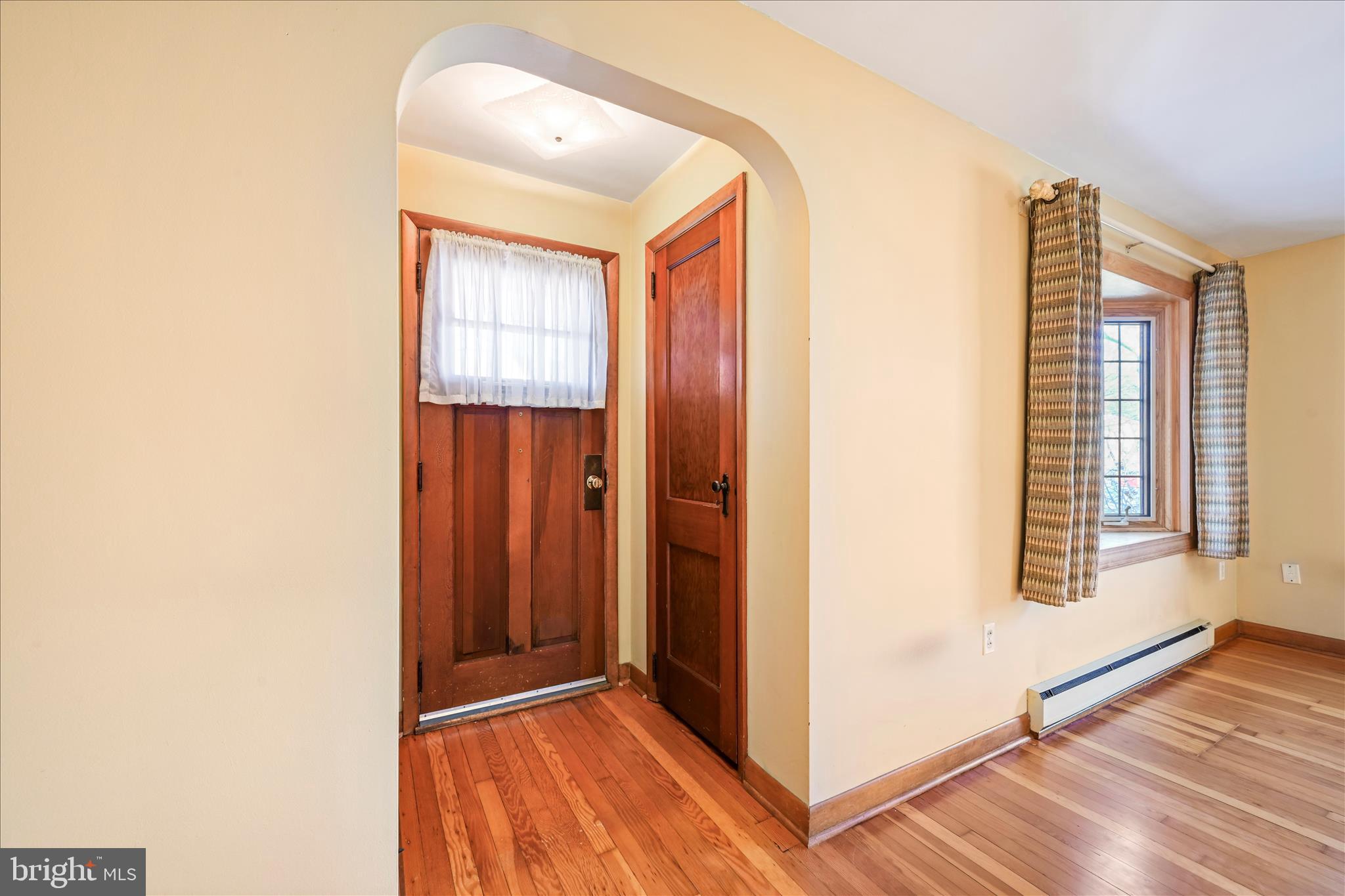 211 Noble Street Lititz, PA 17543 - Photo 3 of 27 Foyer