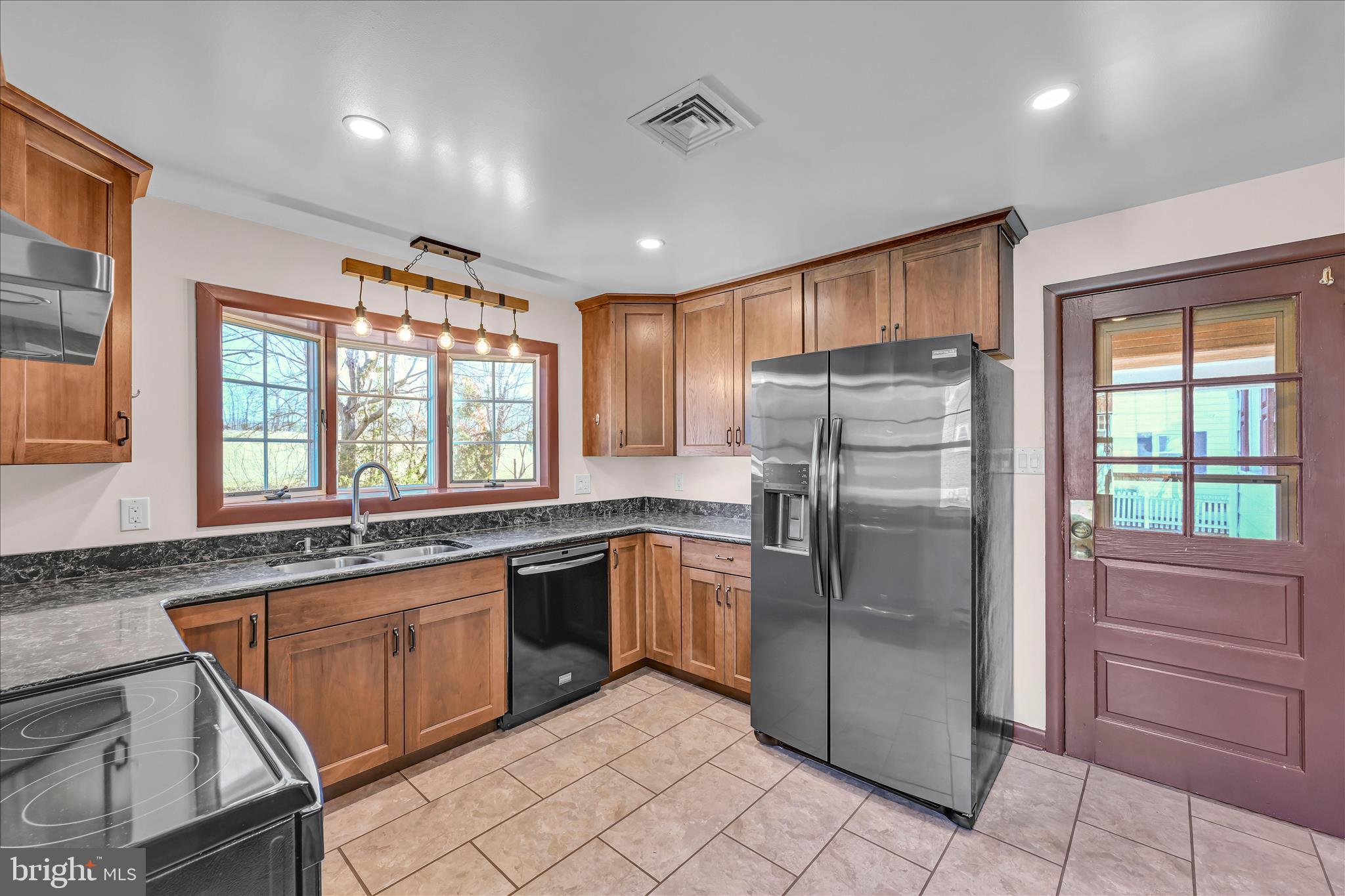 211 Noble Street Lititz, PA 17543 - Photo 10 of 27 Remodeled