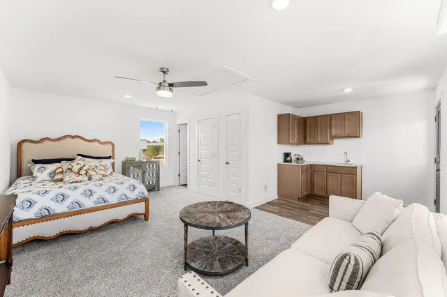 $1,295 | 379-1 Arrowwood Boulevard, Freeport, FL 32439