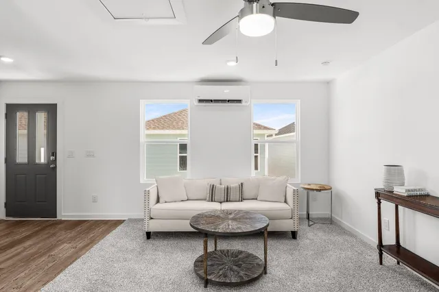 $1,295 | 379-1 Arrowwood Boulevard, Freeport, FL 32439