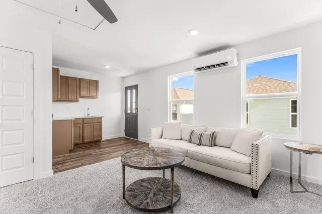 $1,295 | 379-1 Arrowwood Boulevard, Freeport, FL 32439