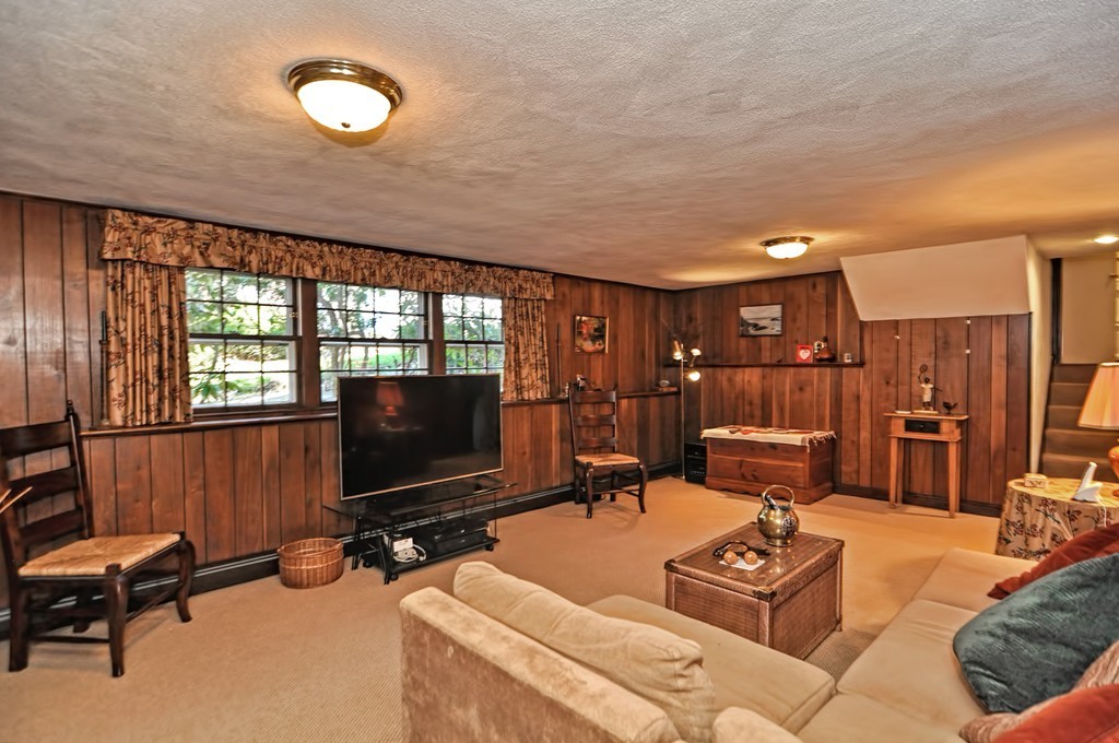 83 Thornberry Road Winchester, MA 01890 - Photo 13 of 30 Gallery Image 13
